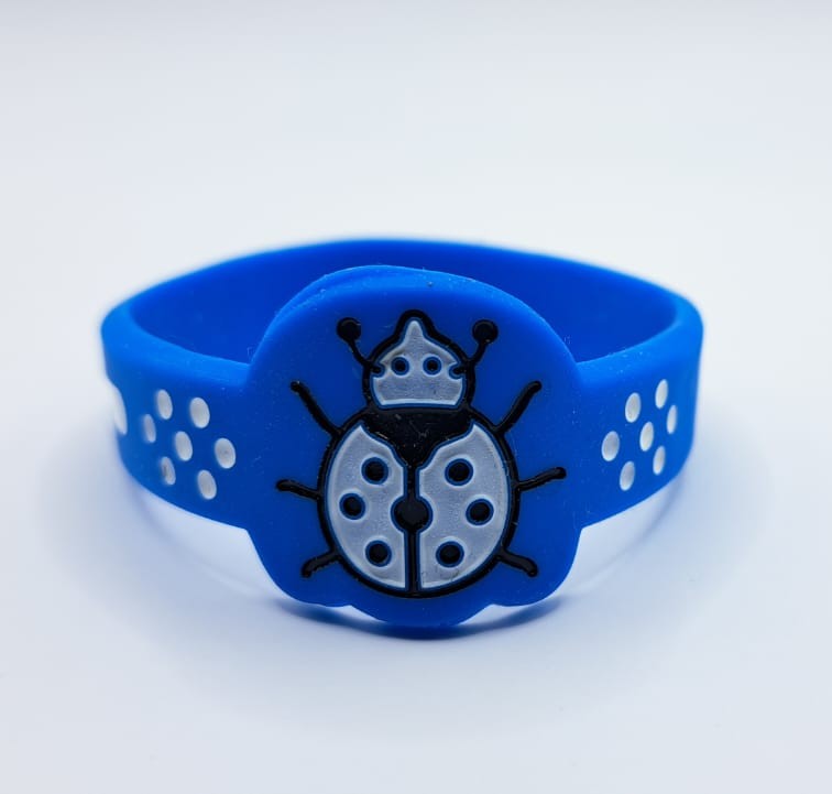 Svítící náramek - Modrá beruška