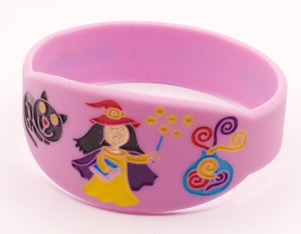 Náramek s příběhem – čarodějka